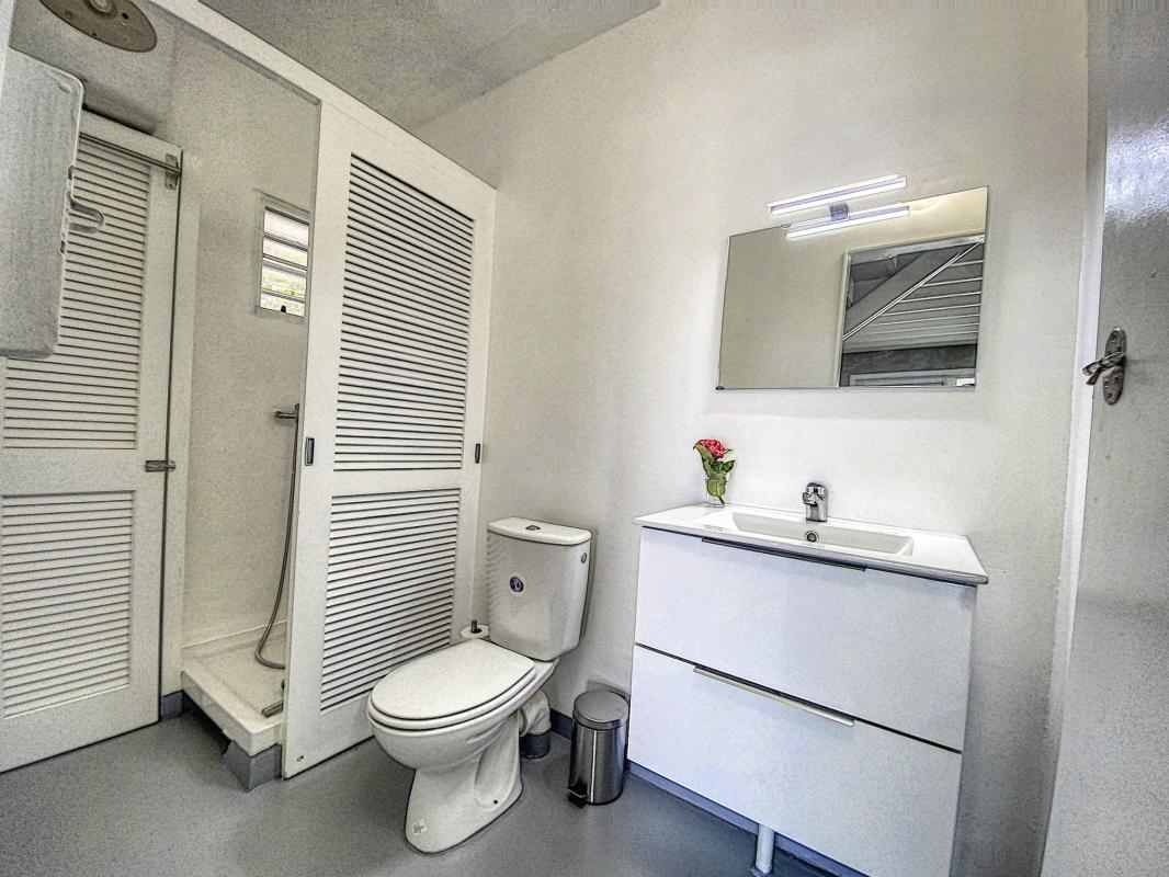Location Villa 1 chambre Orient Bay St Martin-salle de douche-18